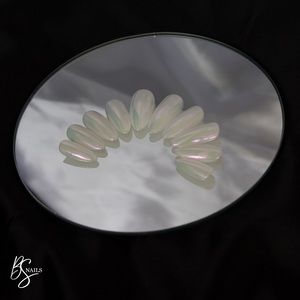 COPY - Hailey Bieber Nails